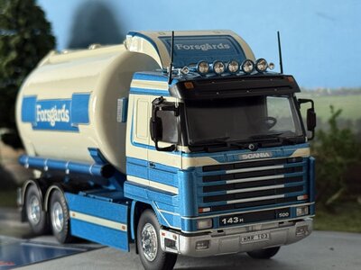 Tekno Tekno Scania 3-serie Streamline  rigid truck with trailer Swedish silo combination FORSGARDS