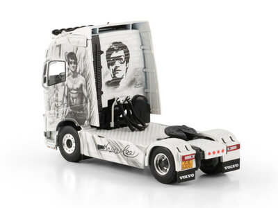 WSI WSI Volvo FH4 Globetrotter 4x2 TANTAI "BRUCE LEE"