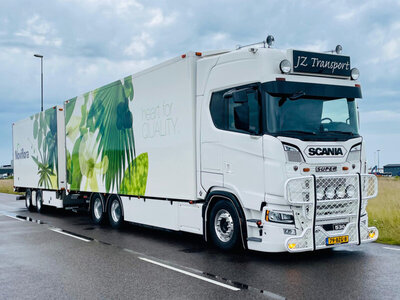 WSI WSI Scania S Highline 6x2 with 5-axle riged reefer truck with reefertrailer JZ TRANSPORT "NOVIFLORA"