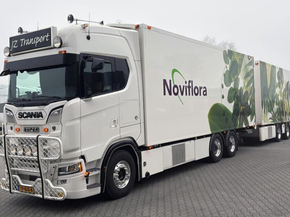 WSI WSI Scania S Highline 6x2  met 5-assige motor koeloplegger met koeltrailer JZ TRANSPORT "NOVIFLORA"