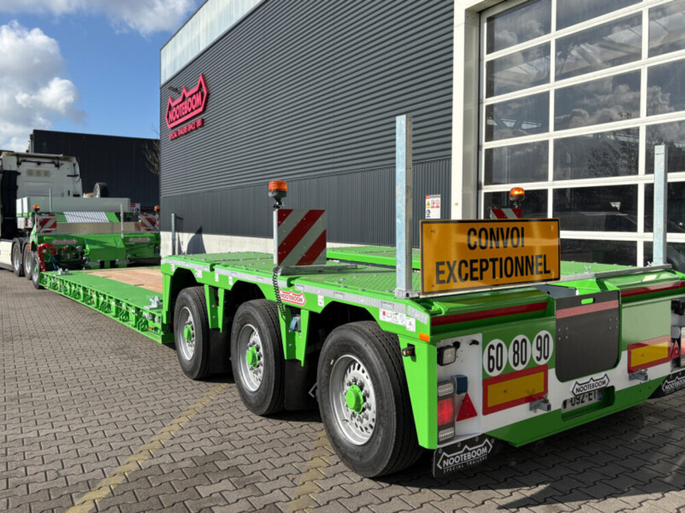 WSI 1/50 VOLVO Lowloader トレーラー WSI Volvo FH5 Globetrotter XL 8x4 with 2-axle lowloader + 2