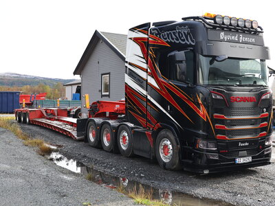 Tekno Tekno Scania NGS 8x4 zwaartransport trekker JENSEN