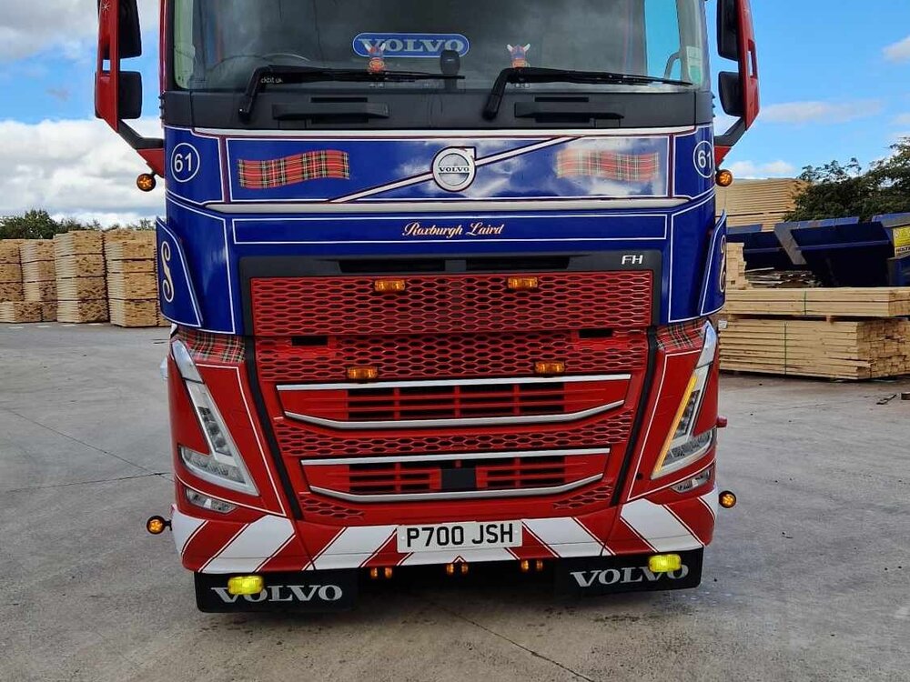 Tekno Tekno Volvo FH05 Globetrotter XL 6x2 with 3-axle tautliner JAMES S. HISLOP