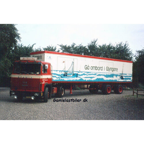 WSI WSI Scania 0 Serie 4x2 with 3-axle classic box trailer ALFRED PEDERSEN WSI WSI Scania 0 Serie 4x2 with 3-axle classic box trailer ALFRED PEDERSEN
