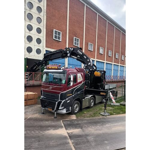 WSI WSI Volvo FH5 sleeper cab 8x2 with fassi 1300 + jib ballast box + hitch G. VAN HARTEN WSI WSI Volvo FH5 sleeper cab 8x2 with fassi 1300 + jib ballast box + hitch G. VAN HARTEN