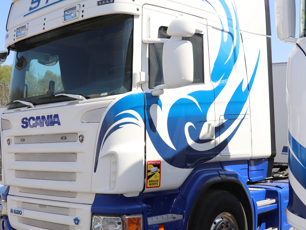 Tekno Tekno Scania R Topline with 3-axle reefertrailer STV