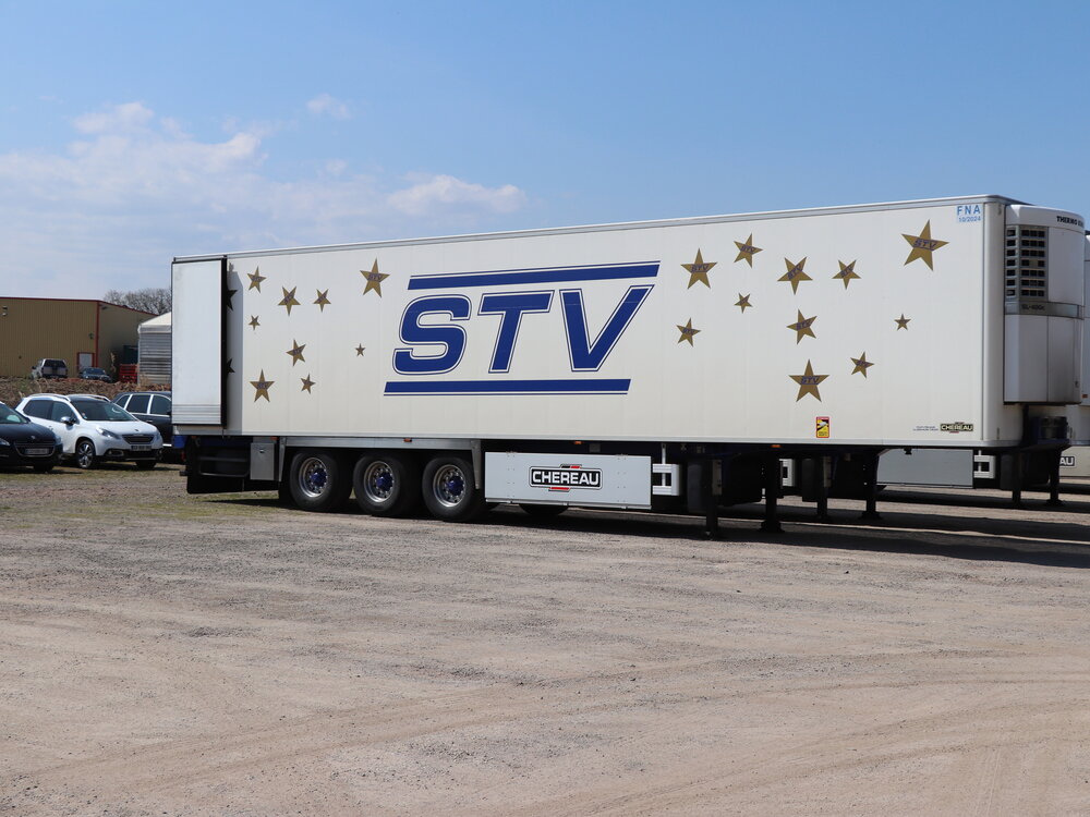 Tekno Tekno Scania R Topline with 3-axle reefertrailer STV