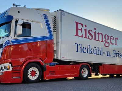 Tekno Tekno Scania NGS Highline 4x2 with 3-axle reefer trailer EISINGER