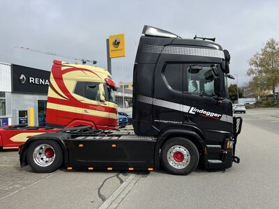 Tekno Tekno Scania Next Gen R-serie Highline met 3-assige schuifzeilen oplegger LINDEGGER