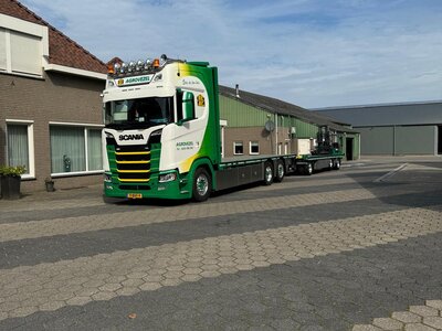 Tekno Tekno Scania NGS riged  truck with flatbed trailer AGROVEZEL