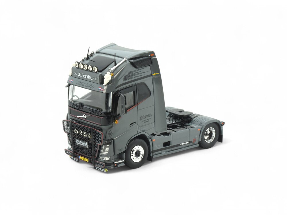 Tekno Tekno Volvo FH04 Globetrotter XL 4x2 set WEEDA
