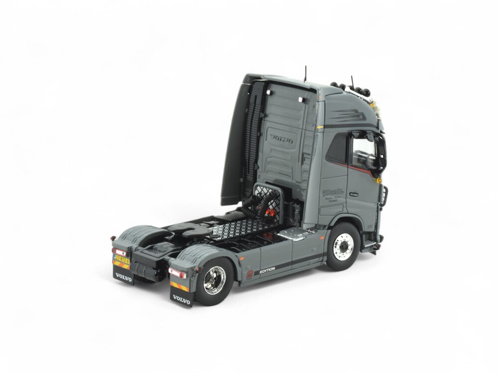 Tekno Tekno Volvo FH04 Globetrotter XL 4x2 set WEEDA