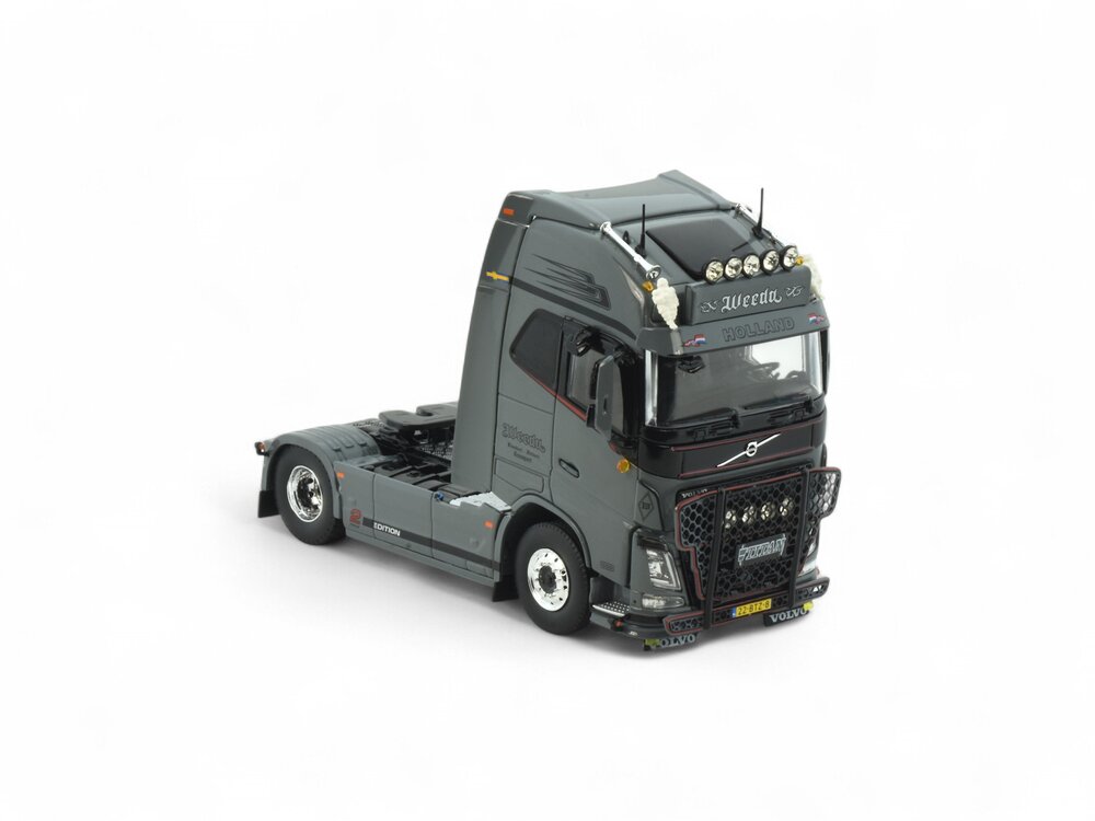 Tekno Tekno Volvo FH04 Globetrotter XL 4x2 set WEEDA