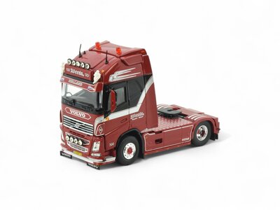 Tekno Tekno Volvo FH04 Globetrotter XL 4x2 set WEEDA