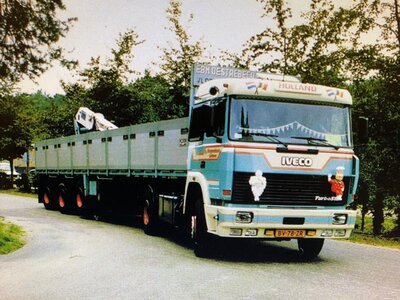 Tekno Tekno Iveco Turbostar met 3-assige stenenoplegger P.J. HOOGENDOORN