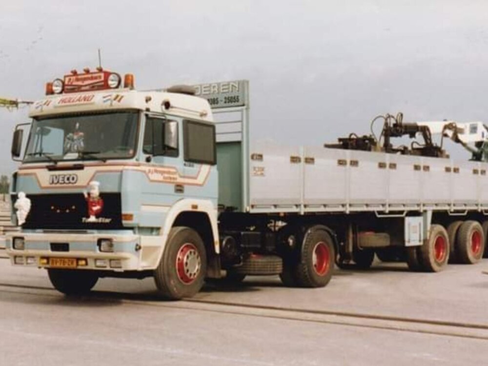 Tekno Tekno Iveco Turbostar met 3-assige stenenoplegger P.J. HOOGENDOORN