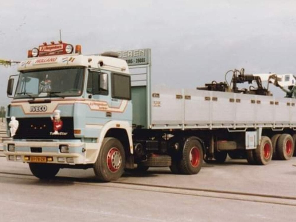 Tekno Tekno  Iveco Turbostar with 3-axle brick trailer P.J. HOOGENDOORN