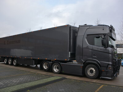 Tekno Tekno Scania NGS Highline 6x2 met 3-assige koeloplegger RUUD TIMMERMAN