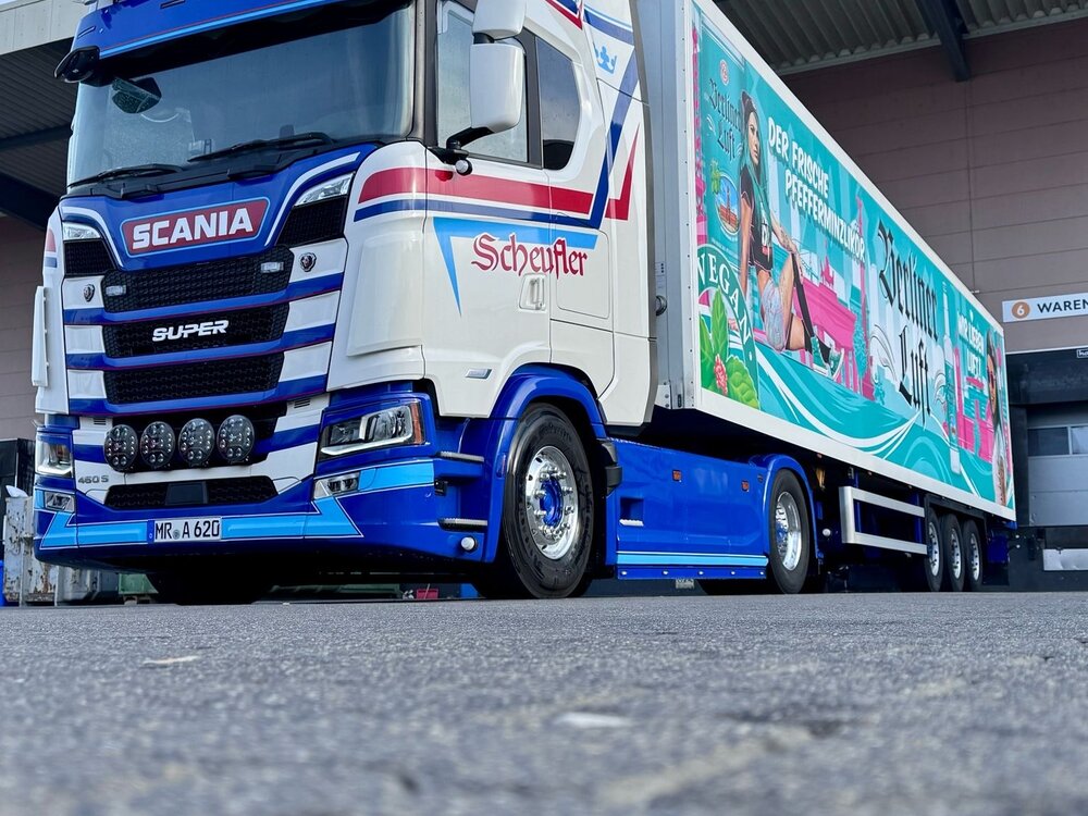 Tekno Tekno Scania NGS Highline 4x2 met 3-assige koeloplegger SCHEUFLER