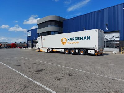 Tekno Tekno Scania NGS 4x2 trekker met 3-assige walkingfloor HARDEMAN EGG GROUP