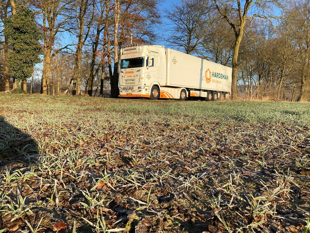 Tekno Tekno Scania NGS 4x2 trekker met 3-assige walkingfloor HARDEMAN EGG GROUP
