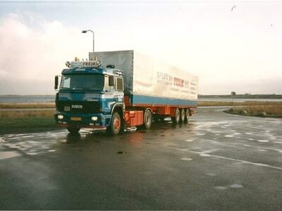 Tekno Tekno Iveco Turbostar with 3-axle tilt trailer FREJA AAGE HALD
