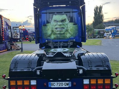 Tekno Tekno Scania 4-serie Torpedo 4x2 GARAGE DU MIDI "SUPERHEROES"