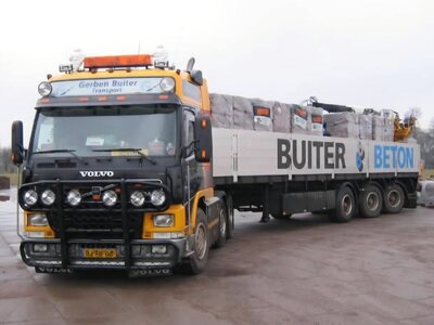 Tekno Tekno Volvo FM 6x2 met 3-as stenen oplegger GERBEN BUITER