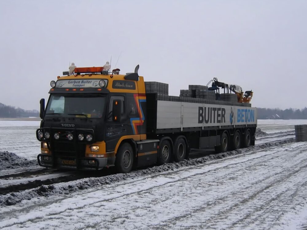 Tekno Tekno Volvo FM 6x2 met 3-as stenen oplegger GERBEN BUITER