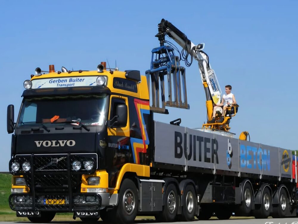Tekno Tekno Volvo FH 6x2 met 3-as stenen oplegger GERBEN BUITER