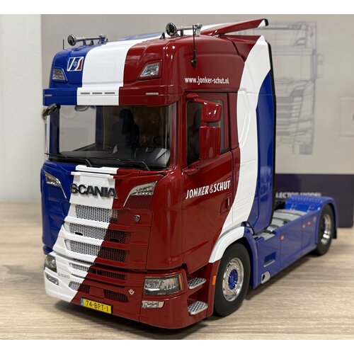 NZG Cavallino Scania S Highline 4x2 JONKER & SCHUT BARNEVELD / Scale 1:18 NZG Cavallino Scania S Highline 4x2 JONKER & SCHUT BARNEVELD / Scale 1:18