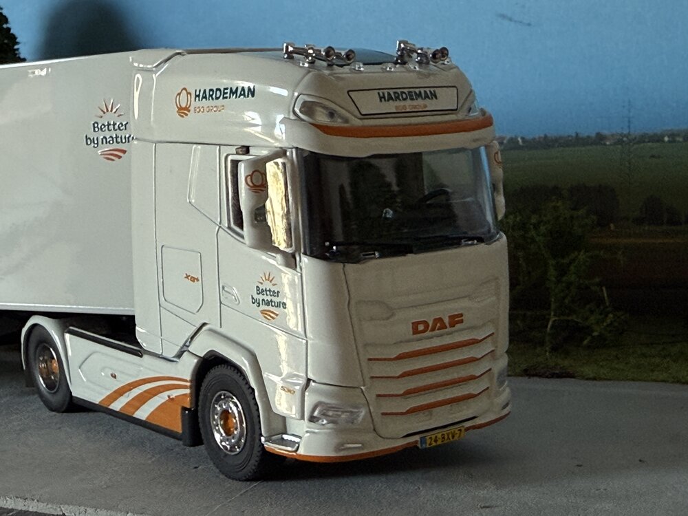 Cavallino Cavallino DAF XG+ 4x2 with 3-axle closed box trailer HARDEMAN EGG GROUP