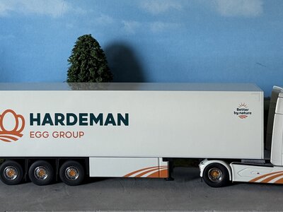 Cavallino Cavallino DAF XG+ 4x2 with 3-axle closed box trailer HARDEMAN EGG GROUP