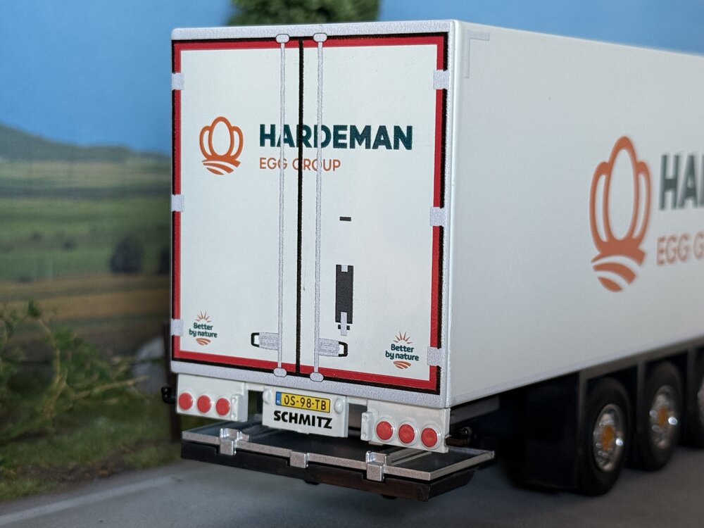 Cavallino Cavallino DAF XG+ 4x2 with 3-axle closed box trailer HARDEMAN EGG GROUP