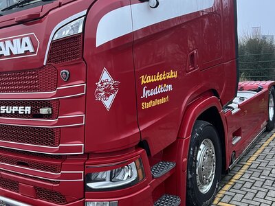 Tekno Tekno Scania Next Gen S-Highline with 3-axle reefer trailer KAUTETZKY