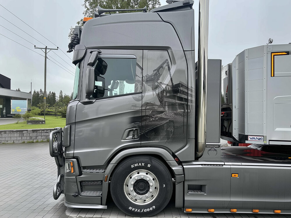 IMC IMC Scania R770 6x4 with 4-axle Nooteboom MCOS trailer ØST-RIV