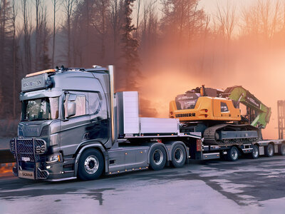 IMC IMC Scania R770 6x4 with 4-axle Nooteboom MCOS trailer ØST-RIV