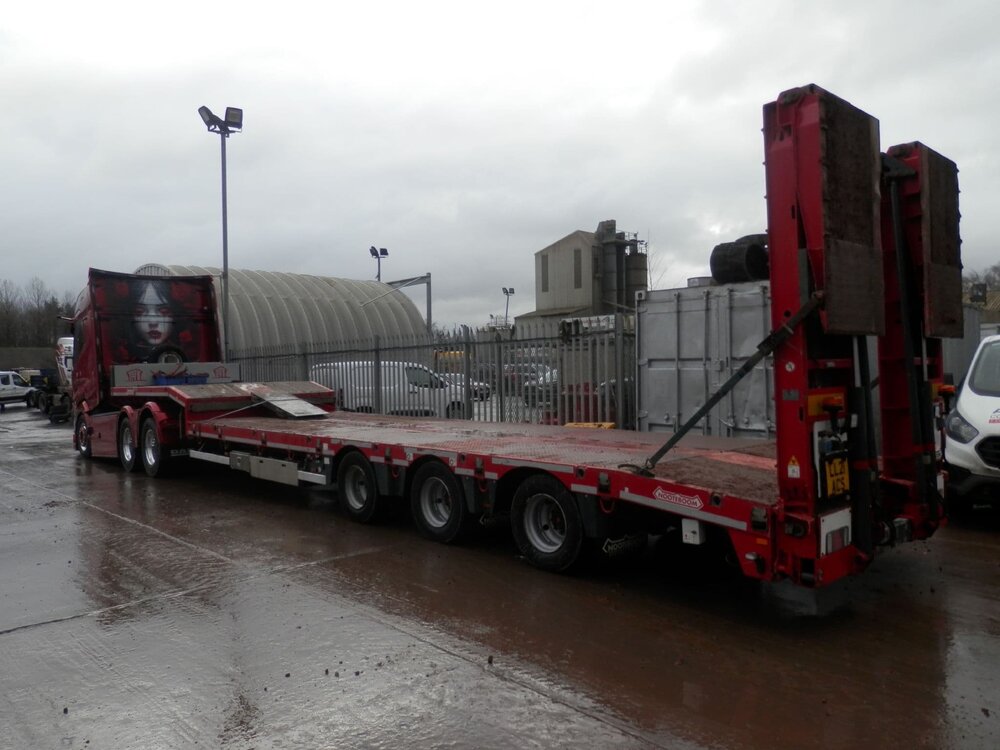 WSI WSI DAF XG+ with 3-axle lowloader ADVANCE CONTRUCTION SCOTLAND