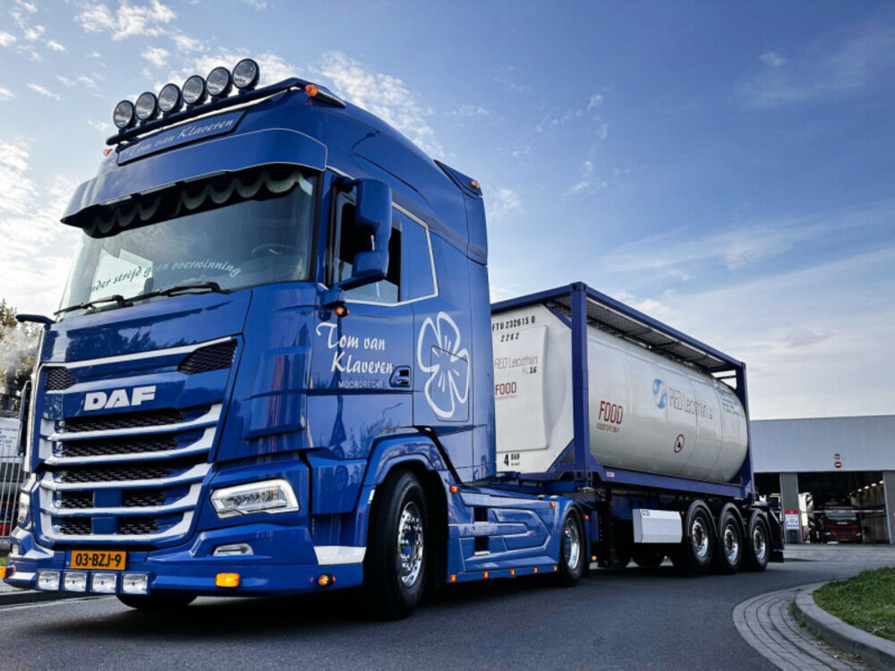 WSI SCANIA&TRAILER&CONTAINER ONE セット sddefault.jpg