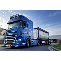 WSI DAF XG+ 4x2 with 3-axle 30ft container trailer + 20ft container TOM VAN KLAVEREN