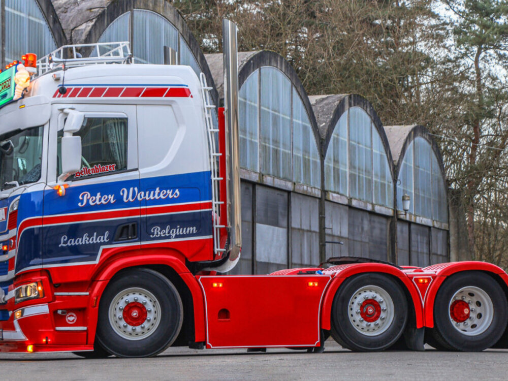 WSI WSI Scania R Normal 6x2 twin steer PWT CARGO