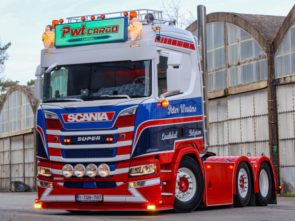 WSI WSI Scania R Normal 6x2 twin steer PWT CARGO