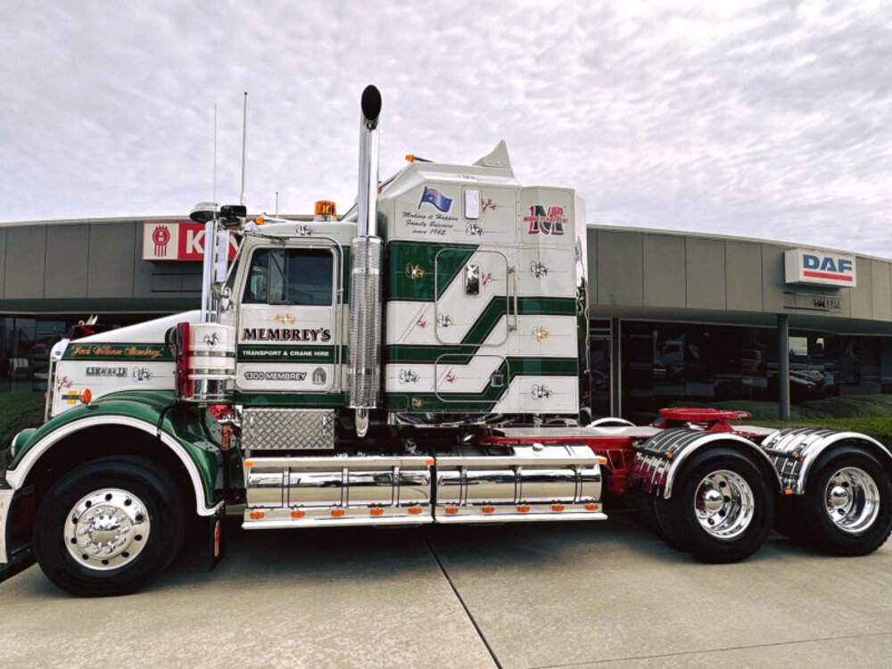 Drake models Drake Kenworth SAR Legend MEMBREY'S