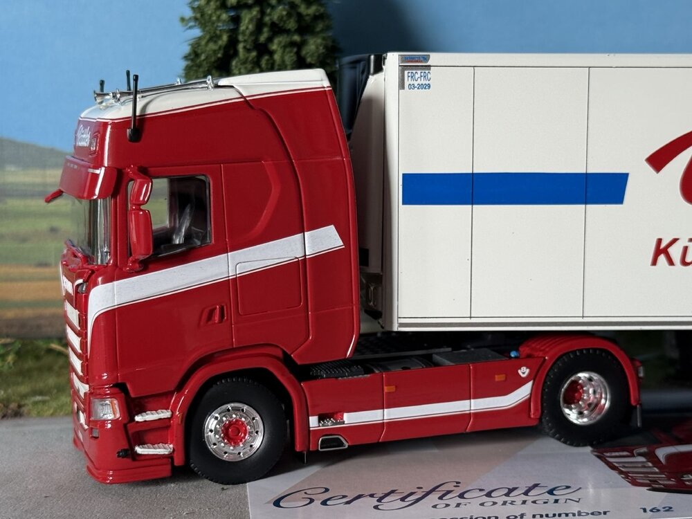 Tekno Tekno Scania Next Gen S-serie Highline with 3-axle reefer trailer BLATTLER