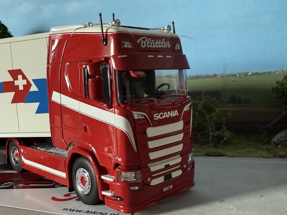 Tekno Tekno Scania Next Gen S-serie Highline with 3-axle reefer trailer BLATTLER