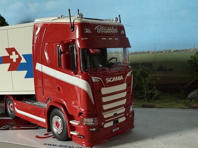 Tekno Tekno Scania Next Gen S-serie Highline with 3-axle reefer trailer BLATTLER