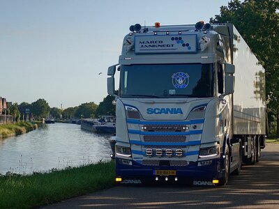Tekno Tekno Scania Next Gen R-Serie Highline met 3-assige koeloplegger MARCO JANKNEGT