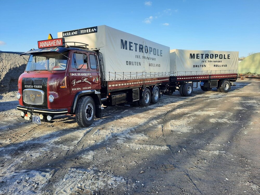 Tekno Tekno Scania LBS76 riged truck with tilt trailer METROPOLE