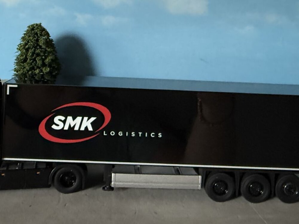 Cavallino Cavallino Scania R Highline 4x2 met 3-as kasten oplegger SMK LOGISTICS