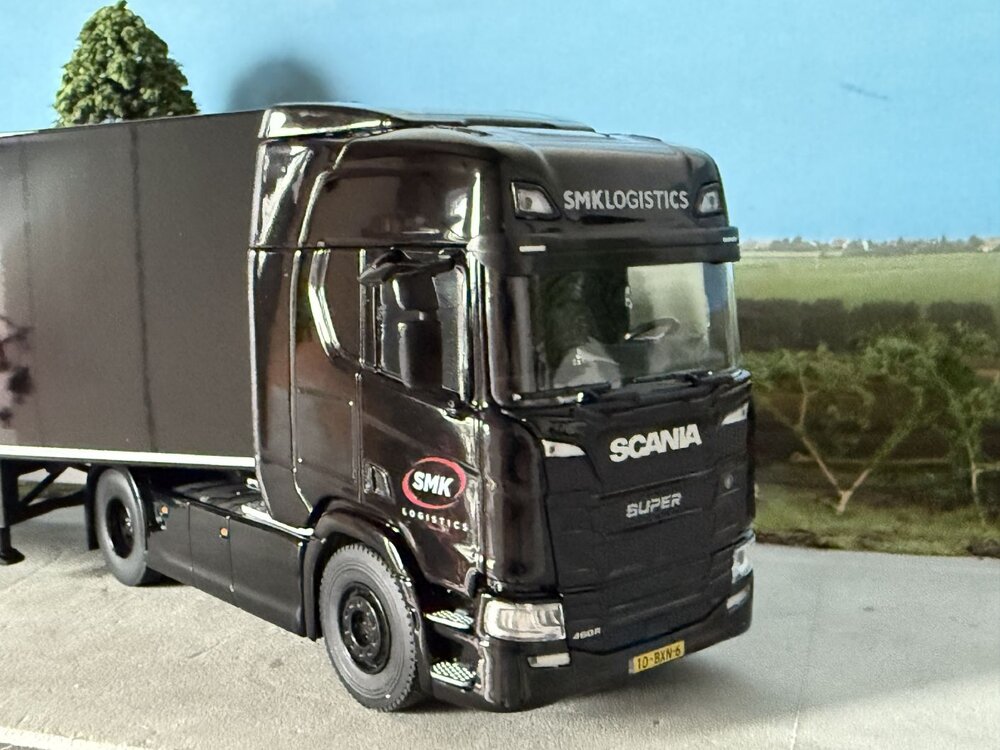 Cavallino Cavallino Scania R Highline 4x2 met 3-as kasten oplegger SMK LOGISTICS